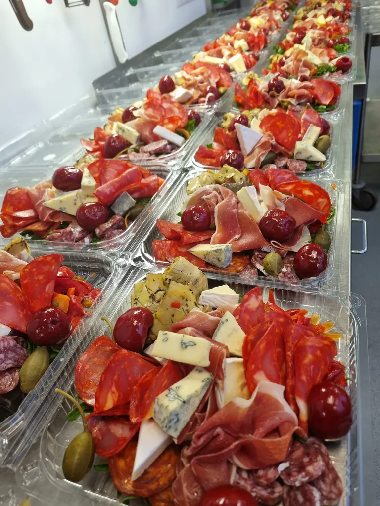 Популярные закуски Tark Catering