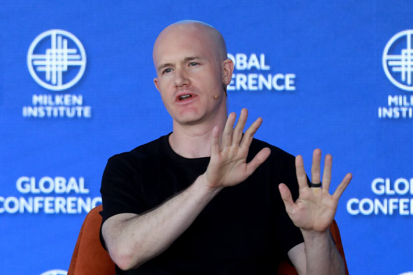 Arhiivifoto. Brian Armstrong, Coinbase'i tegevjuht ja kaasasutaja, esineb 2022. aasta Milken Institute Global Conference'il Beverly Hillsis, Californias.
