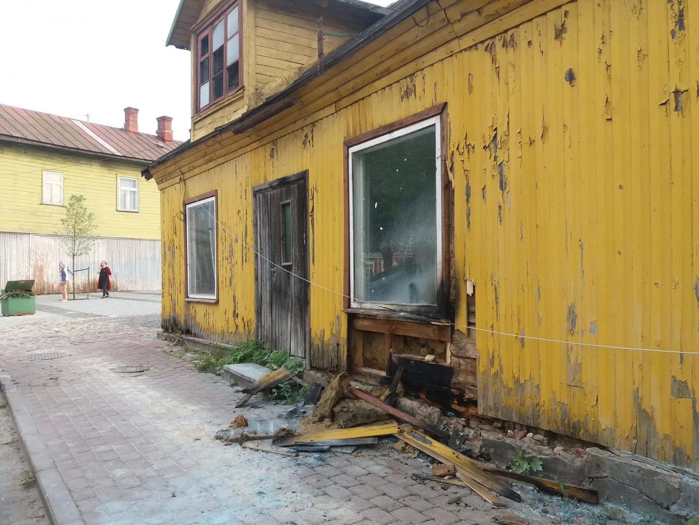 Kesk 19 hoone on juba mõnda aega parema tuleviku ootel.