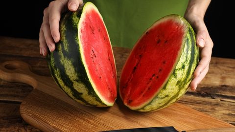 Koputa ja pigista! Puuviljakaupmees pani kokku lollikindla spikri täiusliku arbuusi valimiseks