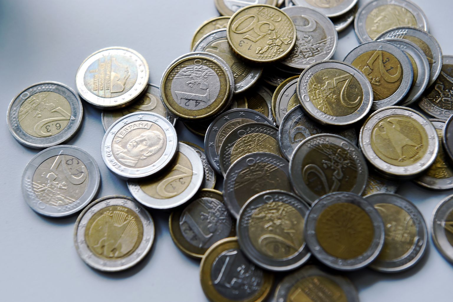 Монеты евро. Иллюстративное фото.