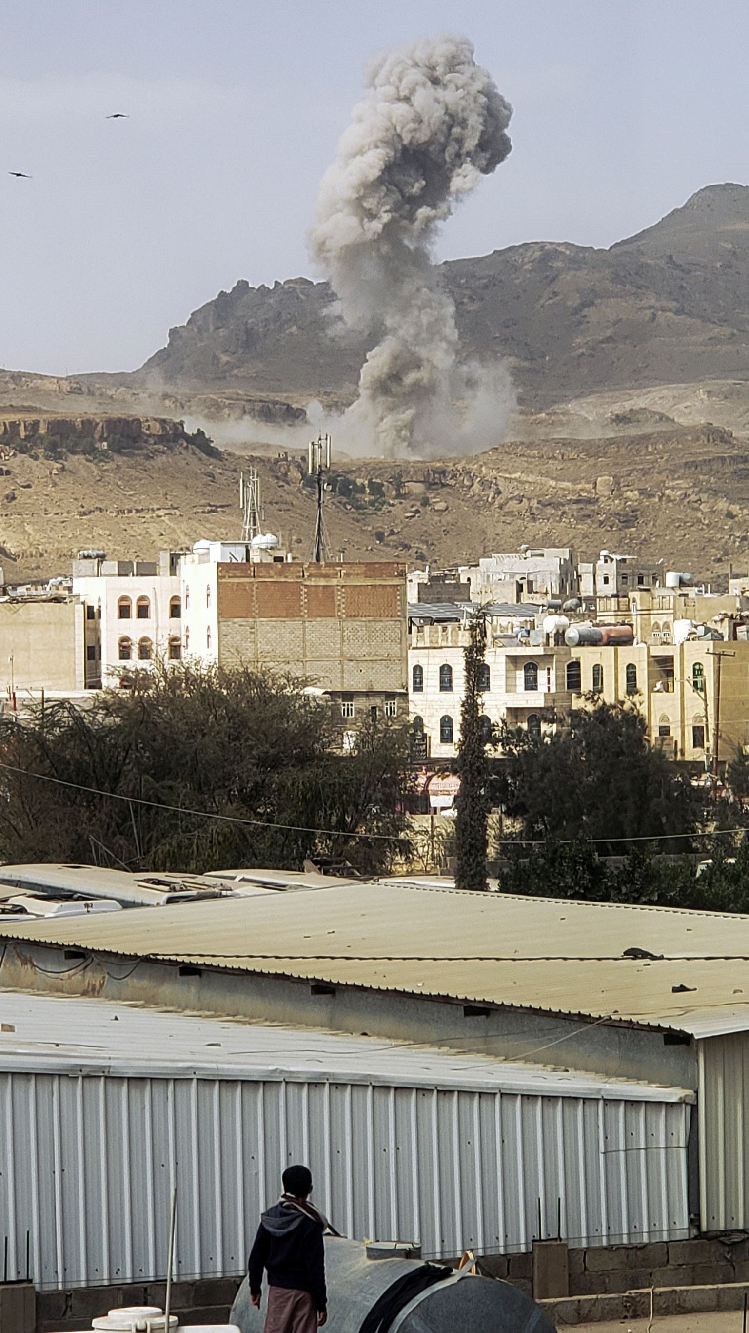 Kaader Saudi Araabia liitlasvägede ühest varasemast rünnakust Sanaas.