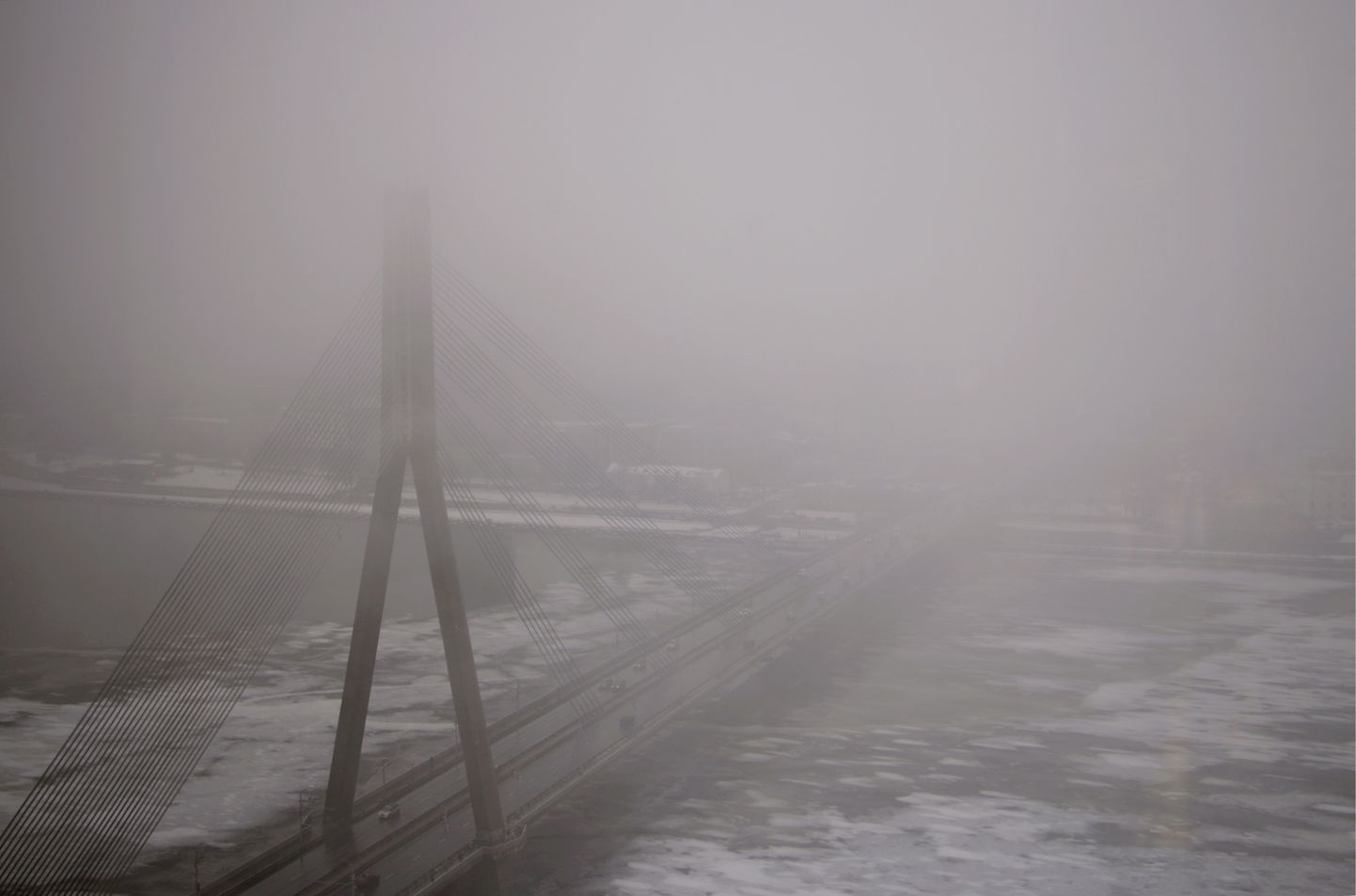 Vanšu tilts pār Daugavu.