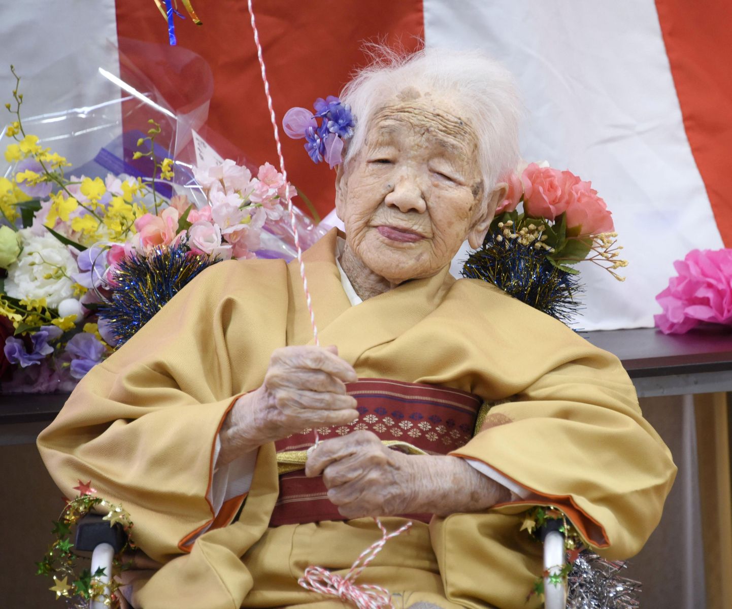 Pasaules vecākā iedzīvotāja - japāniete Kane Tanaka.