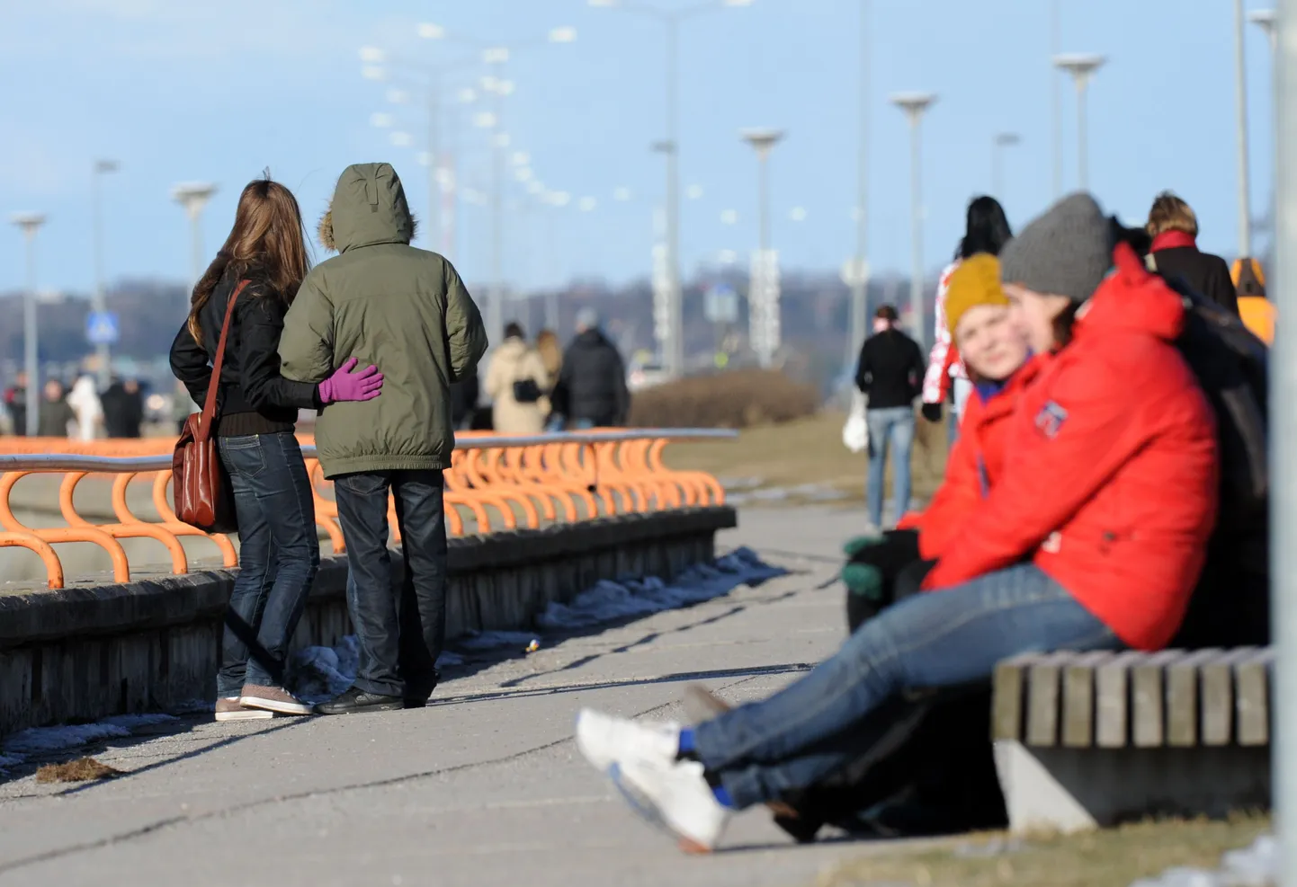 Kevad toob inimesed välja ja peletab haigused.