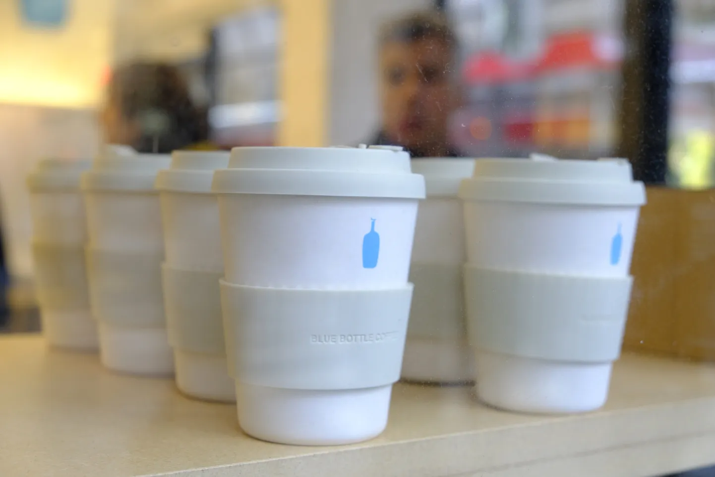 Taaskasutatavad ökotopsid maksumusega 16 USA dollarit 12. detsembril San Francisco kohvikus Blue Bottle Coffee.