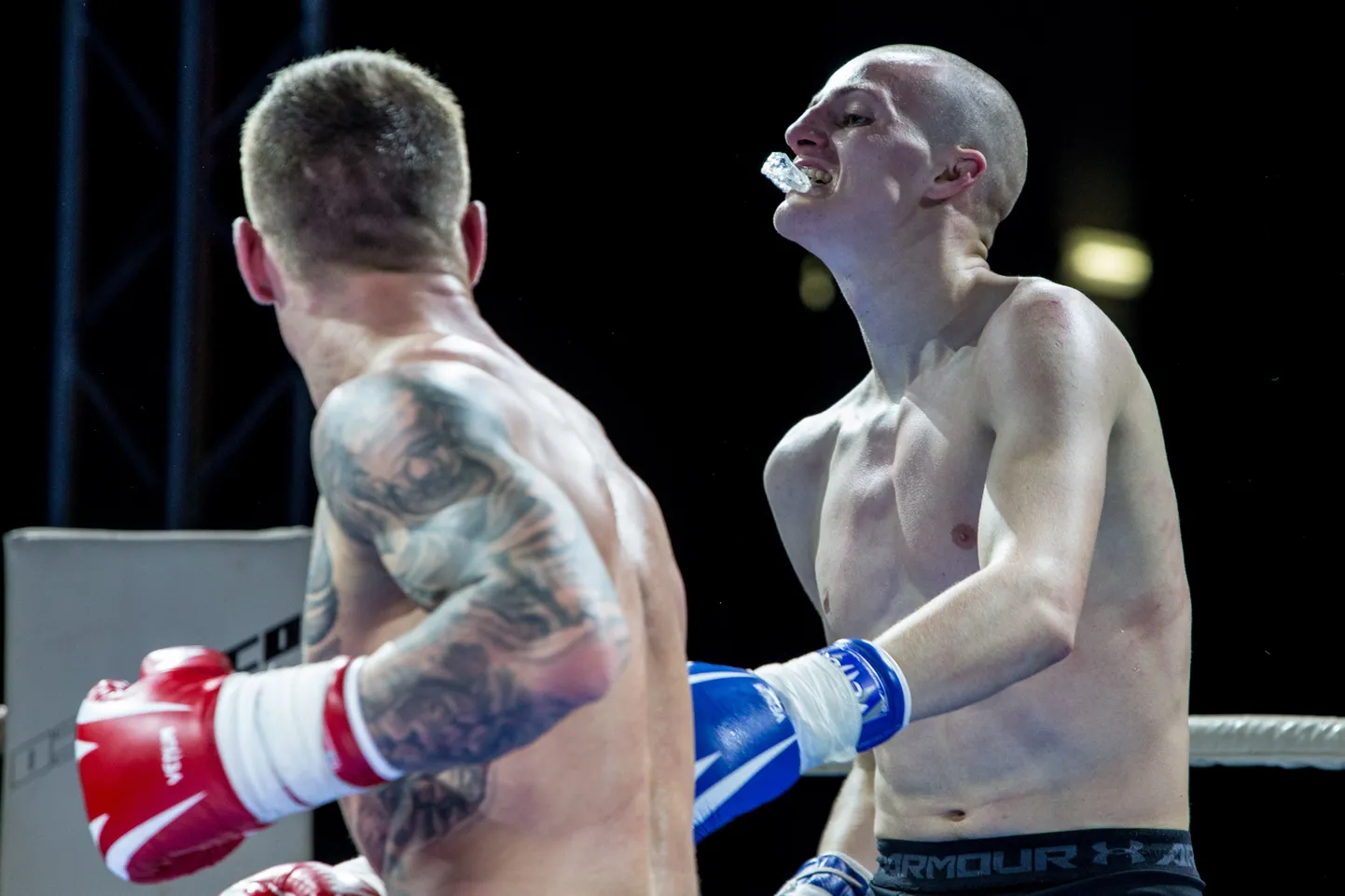 Xplosion Fight Series TTÜ spordihoones