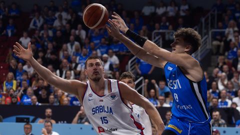 Serbia meedia seljavõidust Eesti üle: kui Jokic väljakul viibis, oli võitlev Eesti kaitse tema ees jõuetu