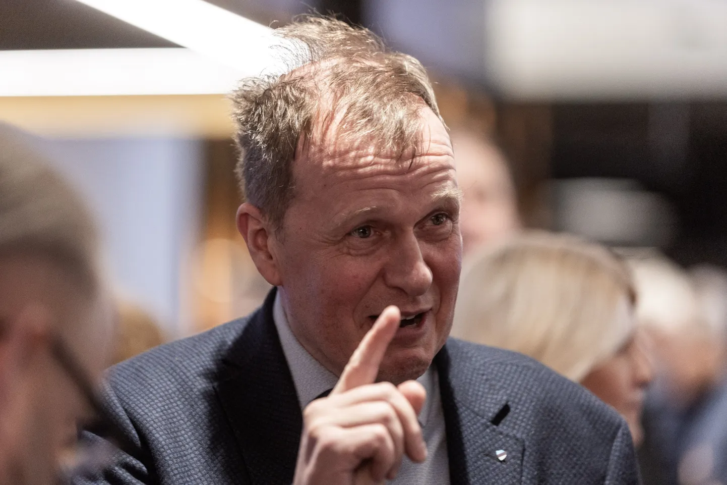 Bigbanki nõukogu esimees suurärimees Parvel Pruunsild loobus täna Tartu maakohtus tunnistuse andmisest ja viibis kohtusaalis napilt kümme minutit.