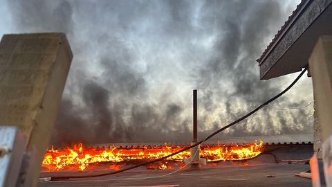 Tapamaja tänaval süttis autoremonditöökoda