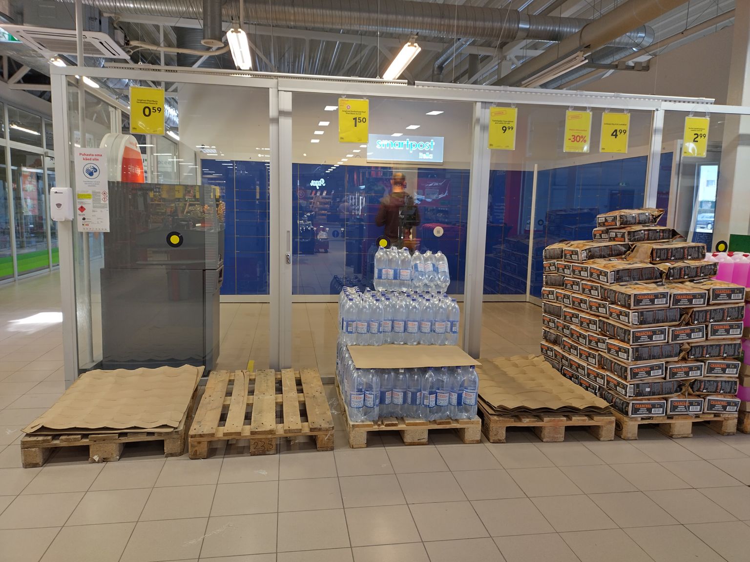 Kuressaare mini-Rimi kauplusest kella 15 seisuga enam odavamat joogivett ei leidunud.