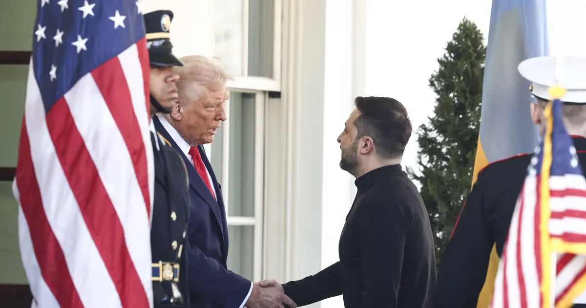 Enne kui tüliks läks: Zelenskõi kinkis Trumpile meistrivöö