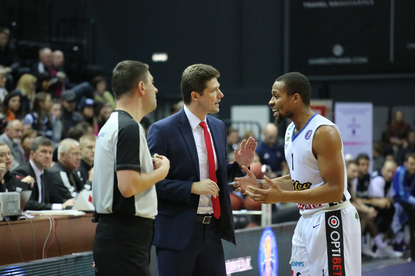 Donaldas Kairys ja Isaiah Briscoe.