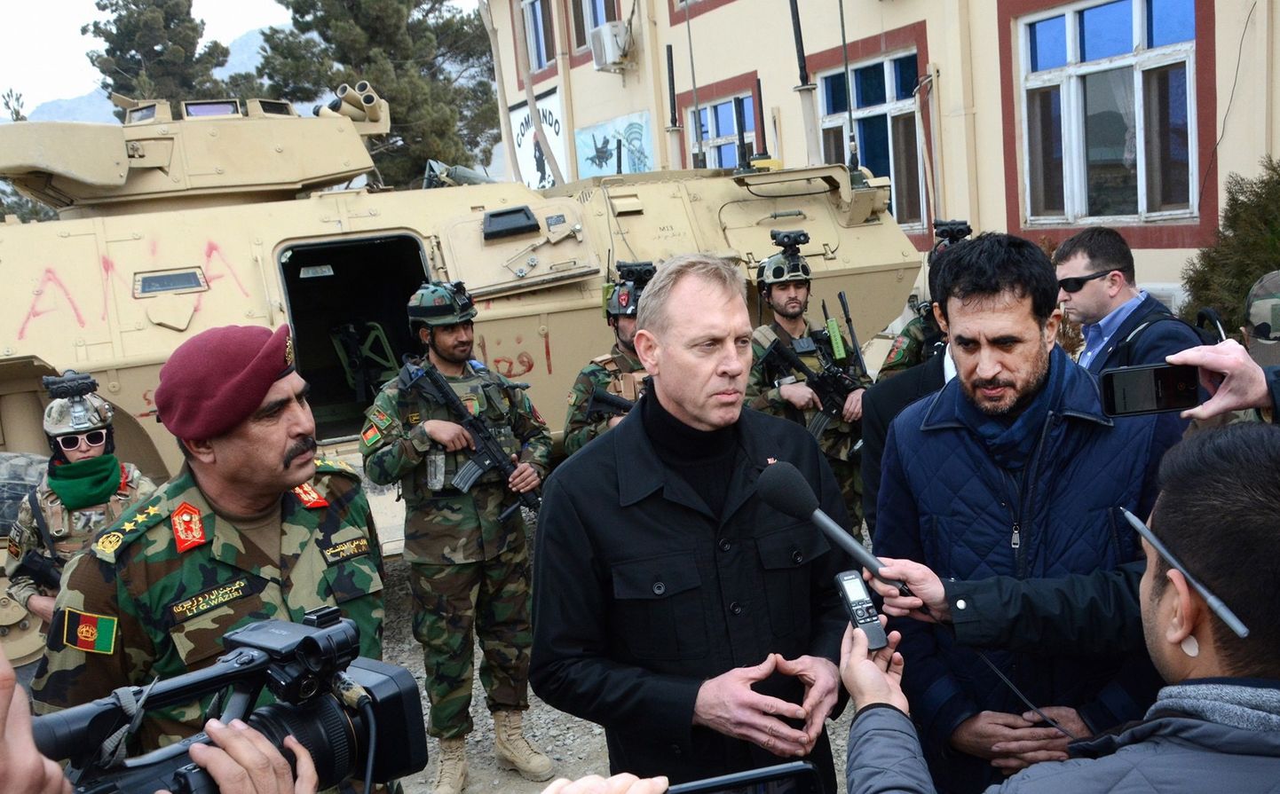 USA kaitseministri kohusetäitja Patrick Shanahan vastas eile Afganistanis ajakirjanike küsimustele, täna sõitis ta etteteatamata Iraaki.