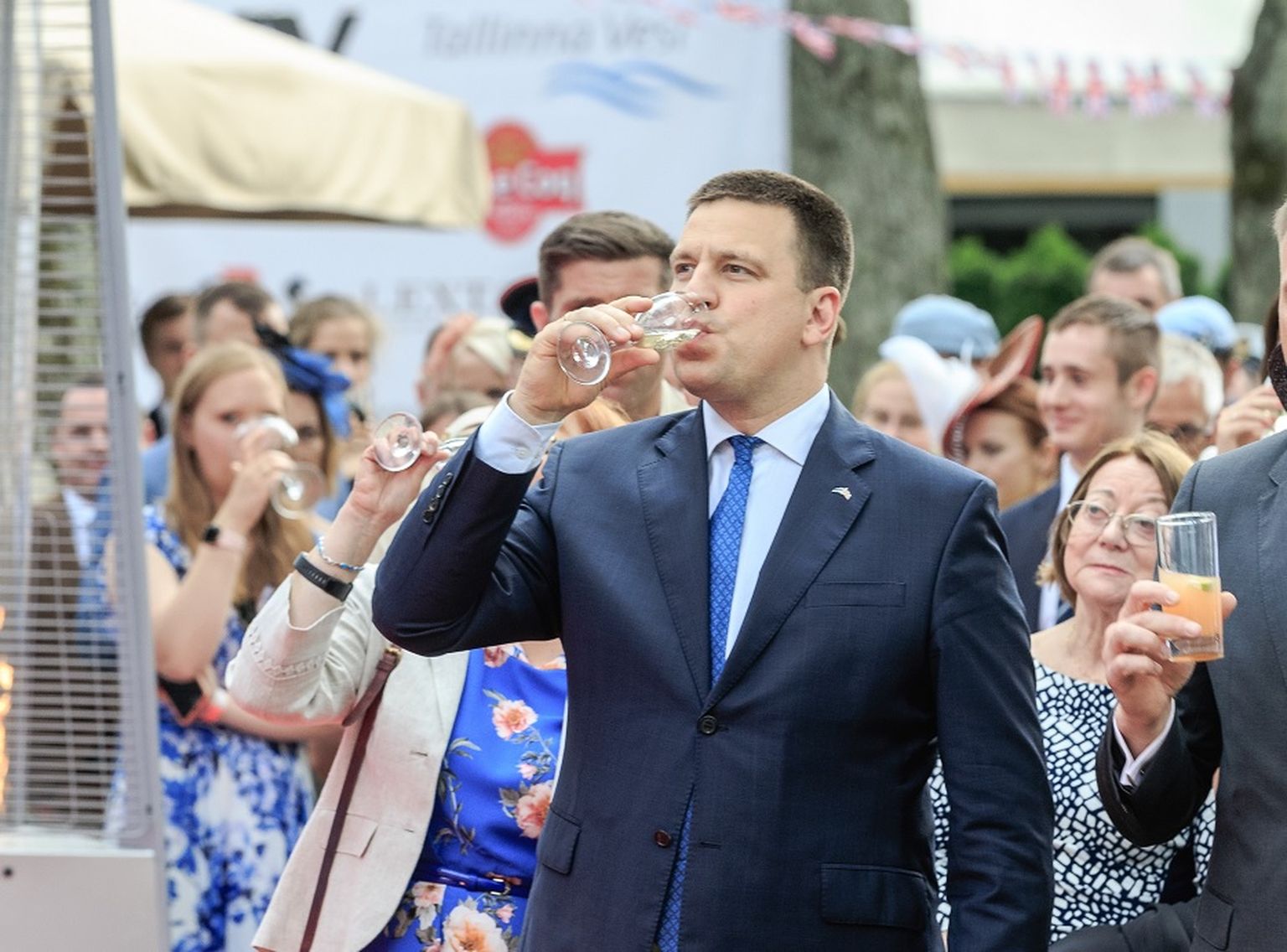PILTUUDIS Jüri Ratas võitis Hiiumaal uhke karika
