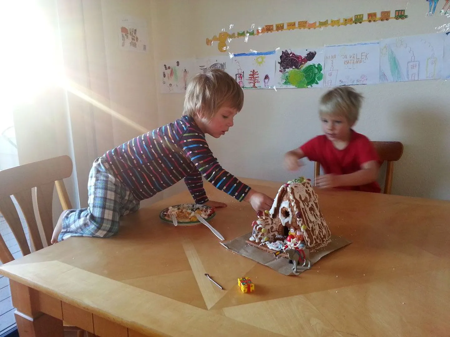 Piparkoogiteost saab suurepärase videojõulukaardi.