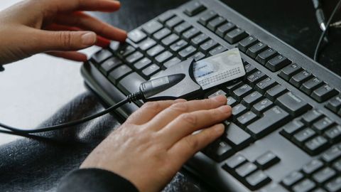 Эстония потребовала возмещения ущерба у производителя ИД-карт