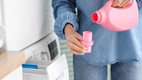 PALJUD EKSIVAD ⟩ Pesugeeli tuleks valada tegelikult sellesse pesumasina sahtlisse