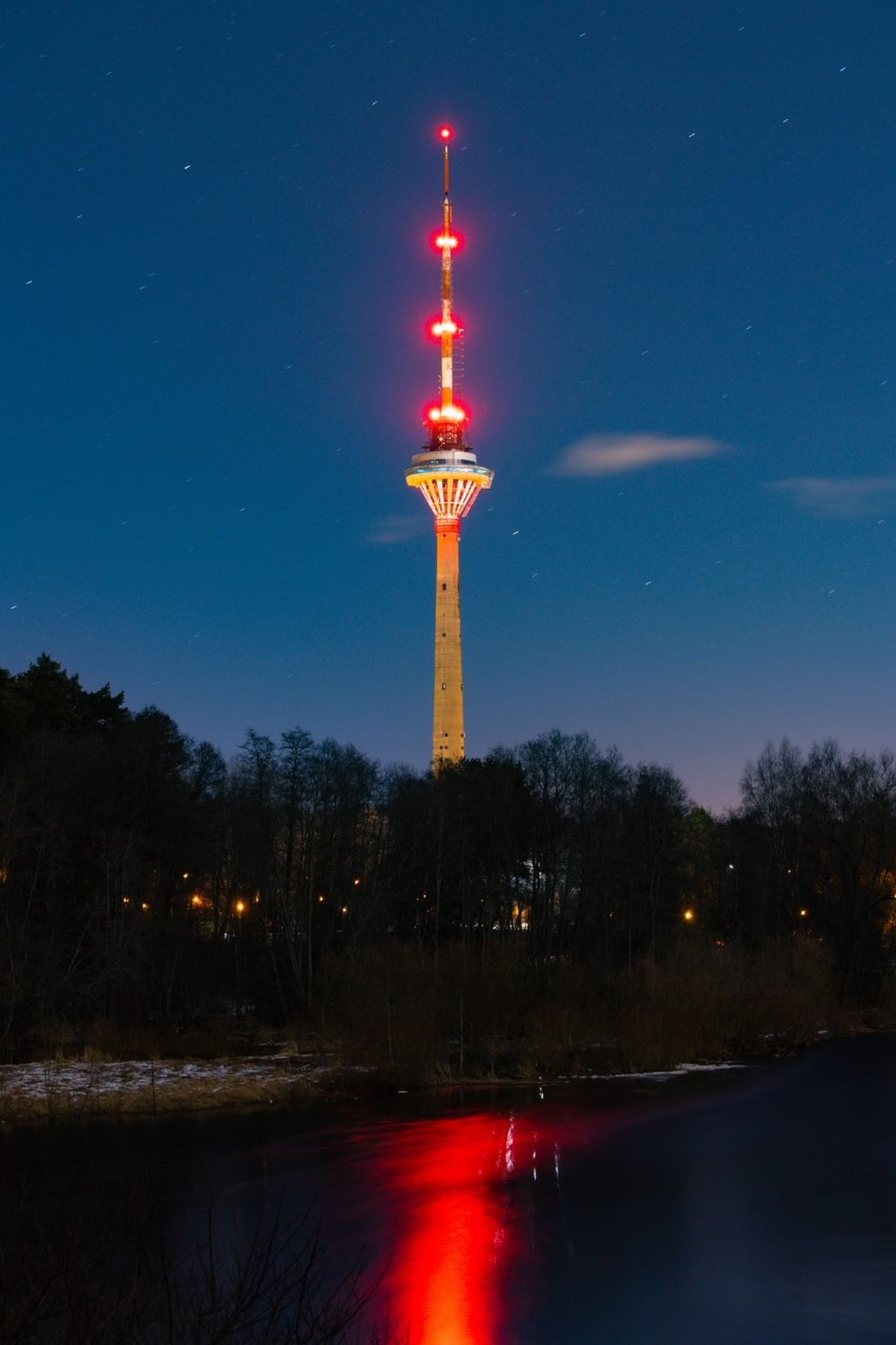 Hulgimüeloomi teadlikkuse tõstmisse annab panuse ka Tallinna Teletorn, mis on värvunud 29.-31. märtsini punastesse toonidesse.