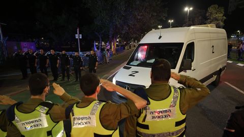 "Nesakrīt ne ar vienu no ķīlniekiem." "Hamās" atdevusi Izraēlai svešas mirstīgās atliekas