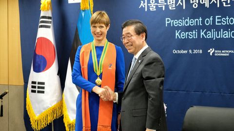 Фото: Керсти Кальюлайд стала почетным гражданином Сеула