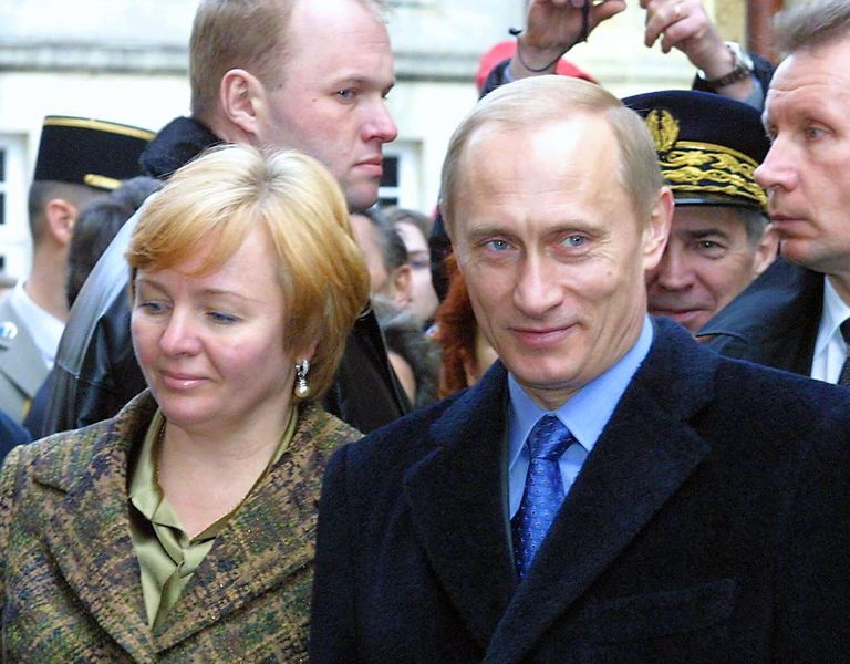 Ljudmila Putina ja Vladimir Putin 2003. aastal