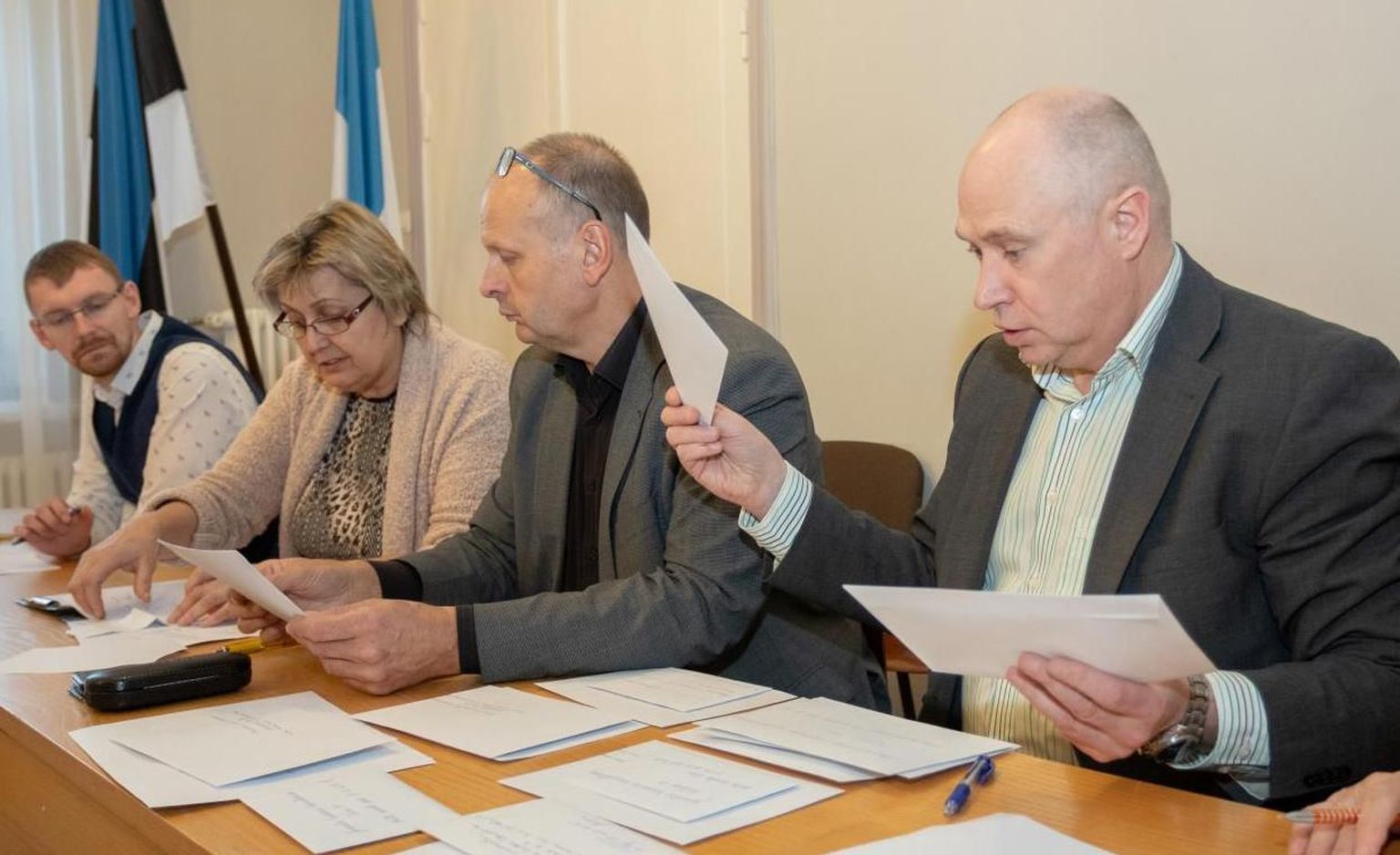 Ühingu Korruptsioonivaba Eesti hinnangul pole Riho Tipu (paremal) valimine Pärnu spordikeskuse juhi kohale olnud läbipaistev ega avalikkusele põhjendatud.  