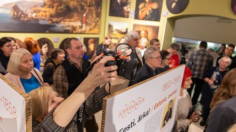 Köleri juubelinäitust on saatnud suur publikumenu, originaalteosed on väljas viimaseid nädalaid