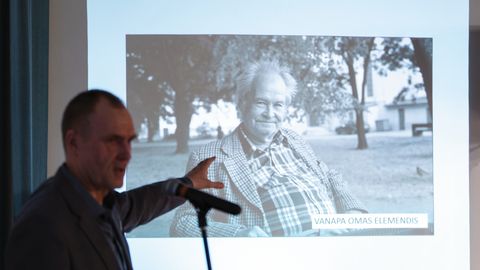 GALERII ⟩ Kirjanike Majas tähistati Andres Vanapa 100. sünniaastapäeva