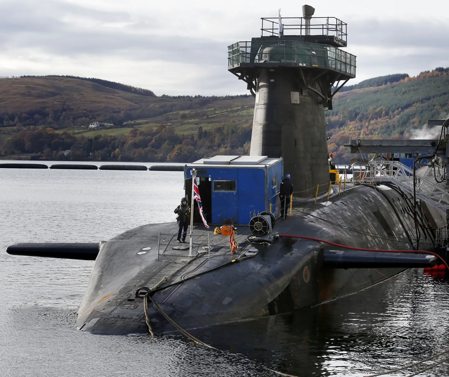 Briti tuumaallveelaev HMS Victorious Clyde'i mereväebaasis Šotimaal 2012. aastal.