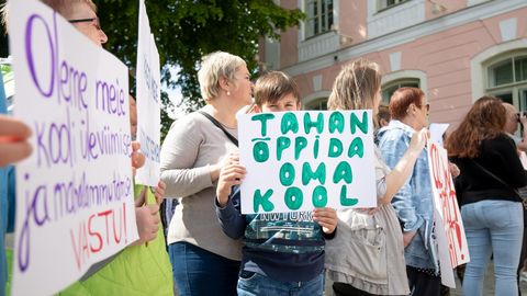 Puuduliku keeleoskusega Narva kooli- ja lasteaiadirektorid said ajapikendust