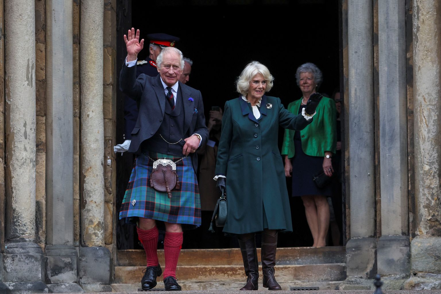 Briti kuningas Charles III ja kuninganna Camilla külastasid 3. oktoobril 2022 Šotimaad Dunfermline'i, mis oli 12.–16. sajandil Šotimaa pealinn