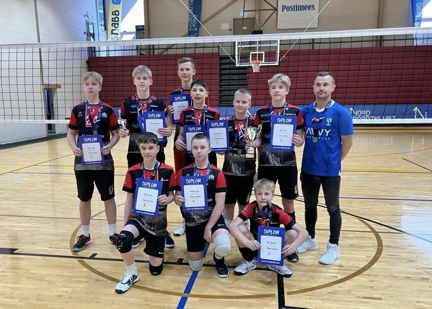 Viljandi spordikooli U16 vanuseklassi poiste võistkond võitis Eesti meistrivõistluste seitsmest mängust viis.
