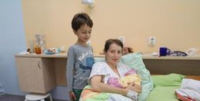 Альбина приехала рожать в Пыльва из Пскова. Вместе с ней приехали муж и старший сын Степан.