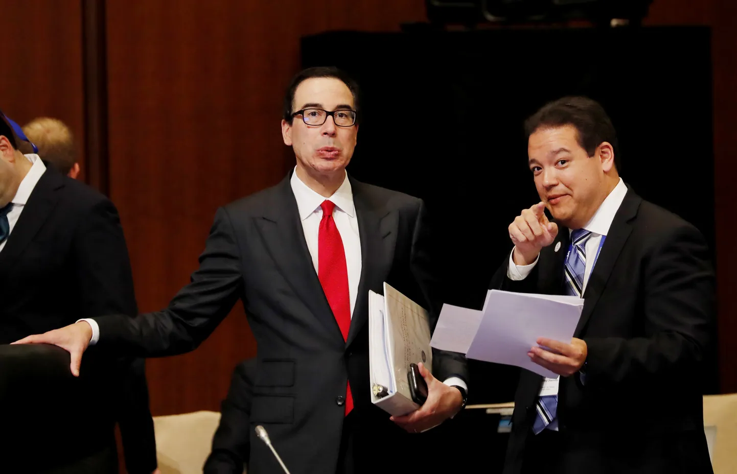 USA rahandusminister Steven Mnuchin (vasakul) G20 kohtumisel Jaapanis Fukuokas.