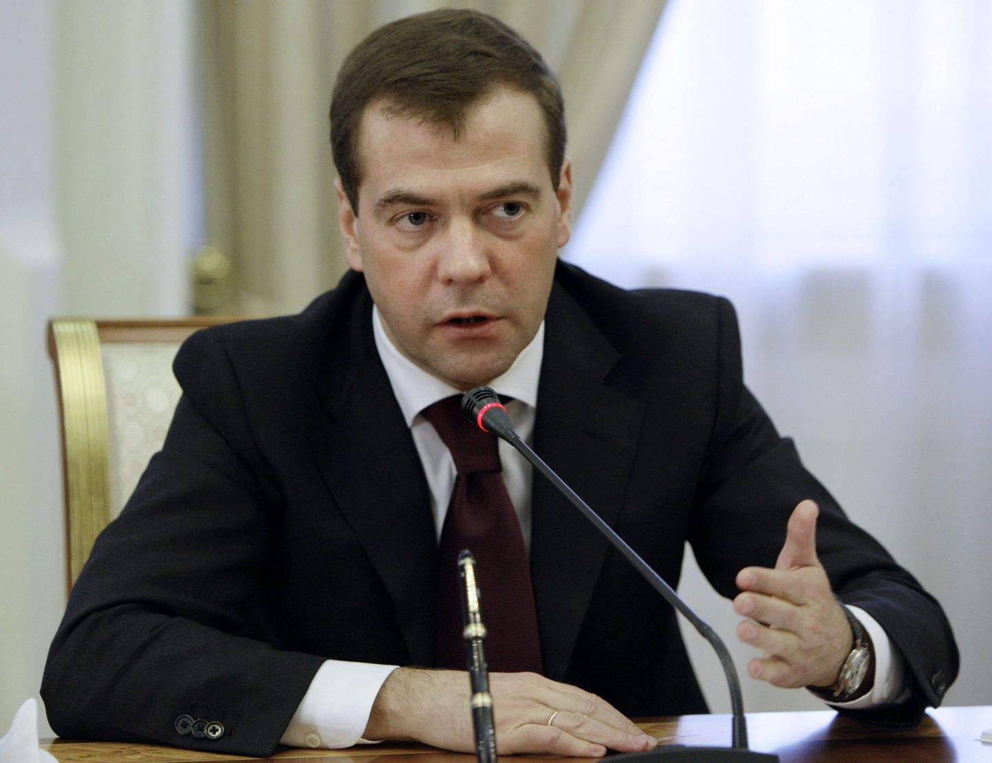 Vene Föderatsiooni president Dmitri Medvedev pressikonverentsil Toshkentis.
