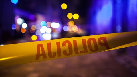 Krāslavas pusē auto ietriecas kokā – vadītājs gājis bojā