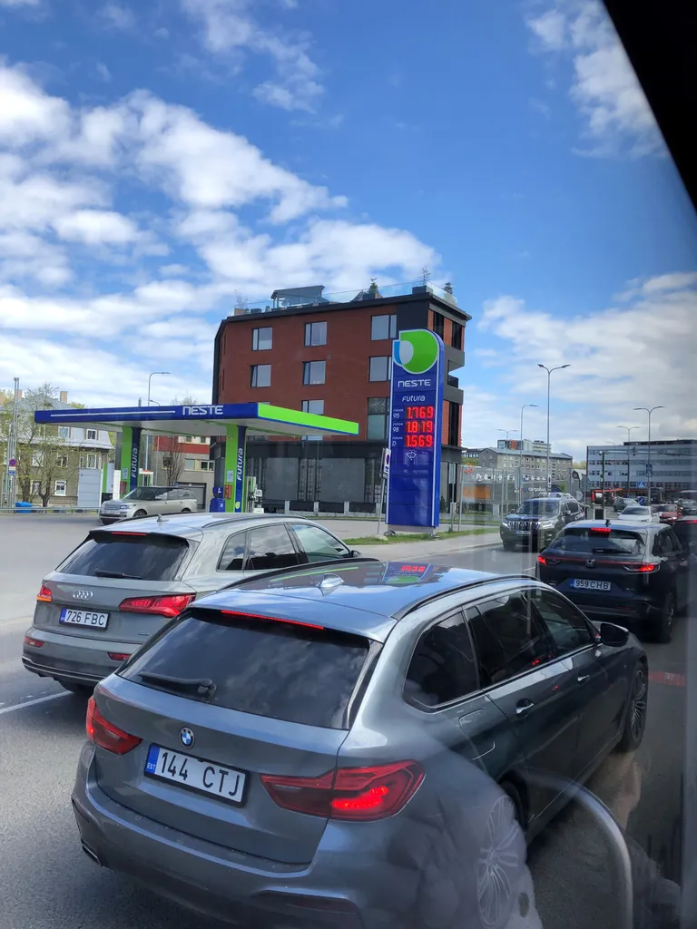 Mootorikütuste hinnad Neste tanklas 6.05 veidi enne kella 14.00.