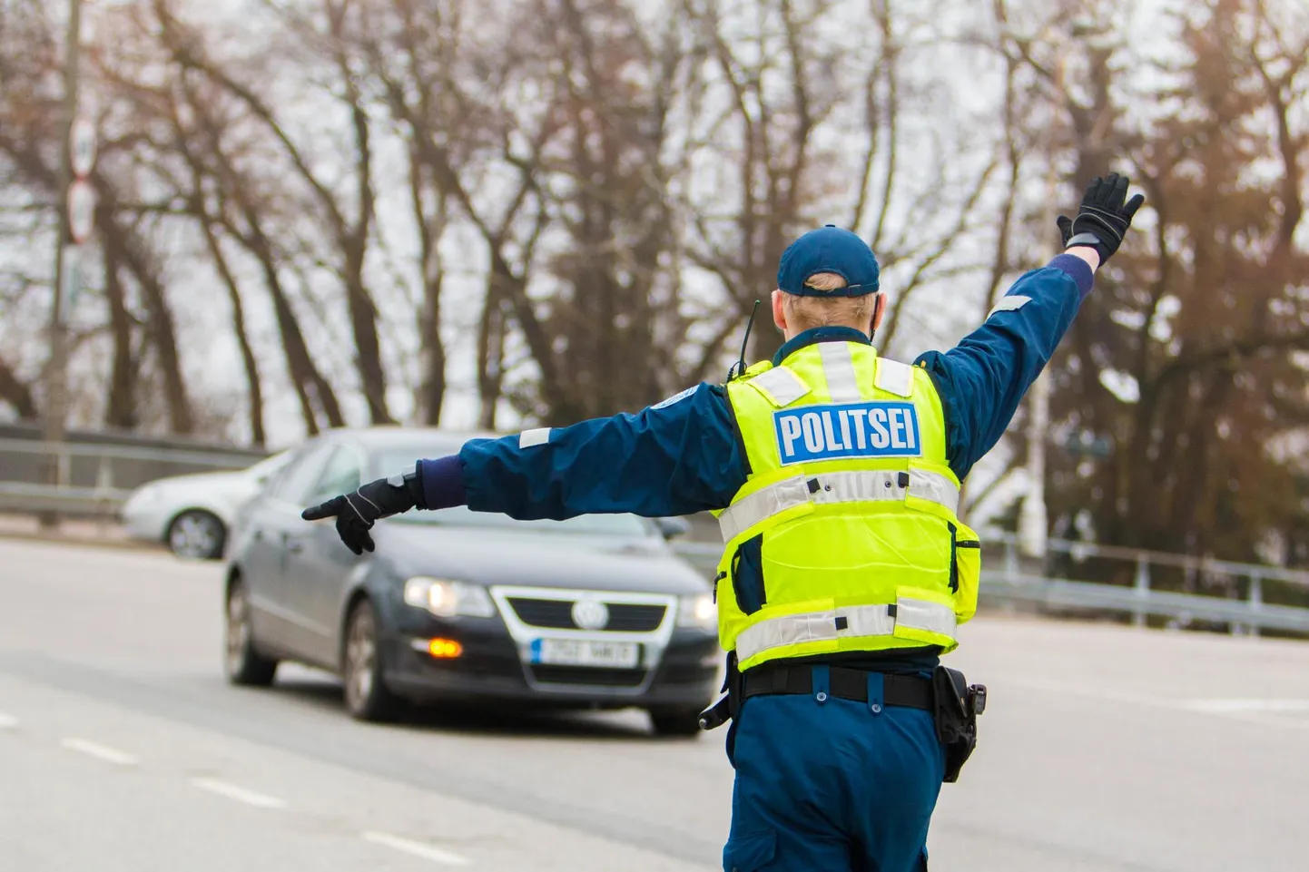 Politseinikud tabasid kahe tunniga 26 roolimobiilikut.