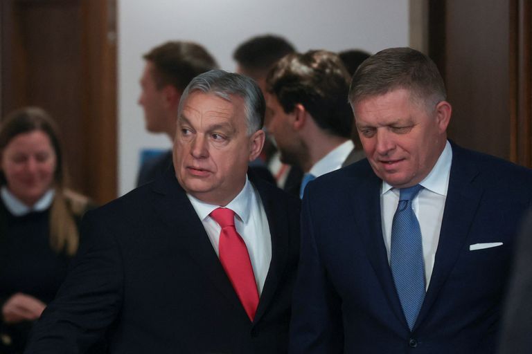 Виктор Орбан и Роберт Фицо в Будапеште 16 января 2024 года.