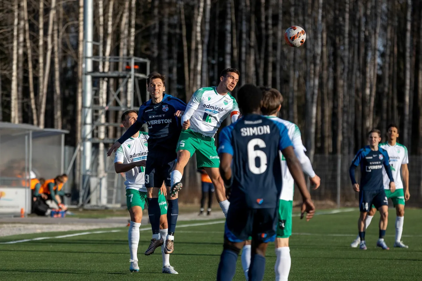 Paide linnameeskonna (sinises) Premium liiga hooaeg on kulgenud üle kivide ja kändude ning meeskond on turniiritabeli esimesest otsast langenud seitsmendaks.