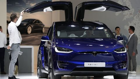 Tesla kutsub tagasi defektidega autod