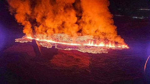 ВИДЕО ⟩ На юго-западе Исландии вновь произошло извержение вулкана