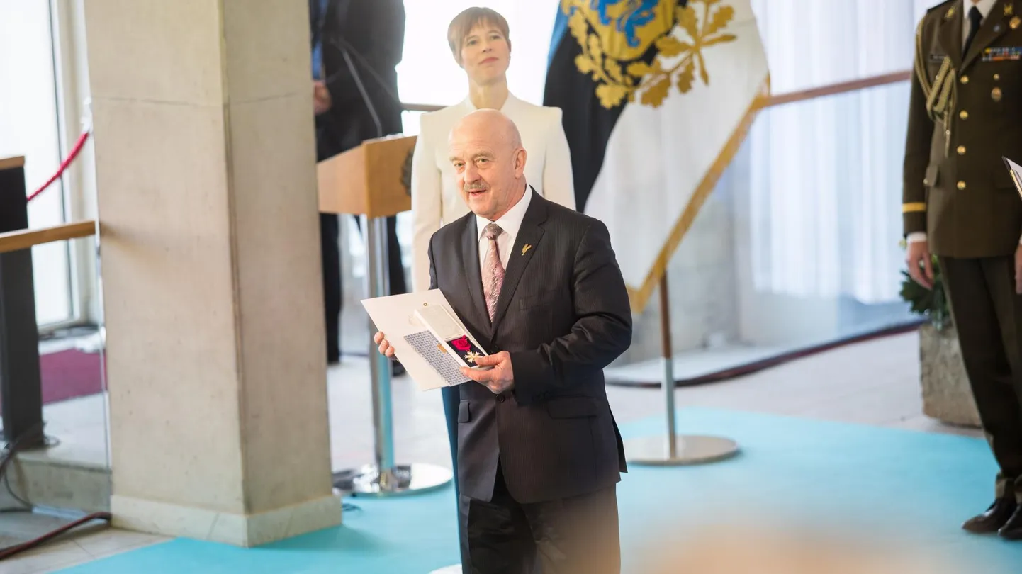Volikogu esimehe ametikohal jätkab põllumees Hans Kruusamägi.