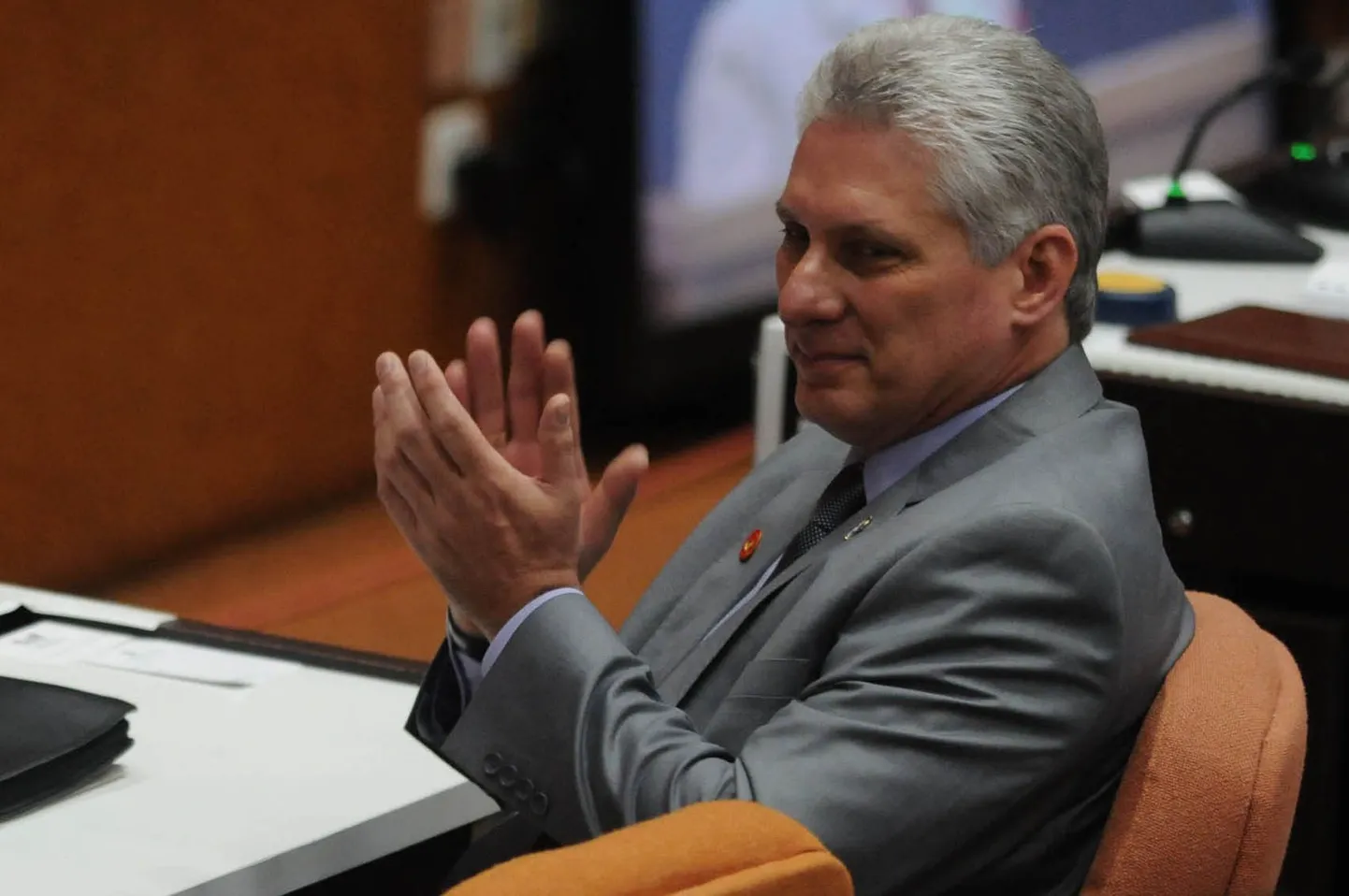 Kuuba uus president Miguel Díaz-Canel parlamendiistungil.