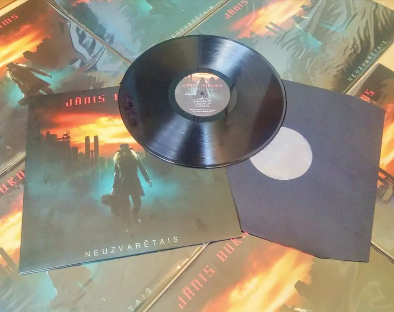 Jānis Bukums albumu “Neuzvarētais” izdod vinila platē