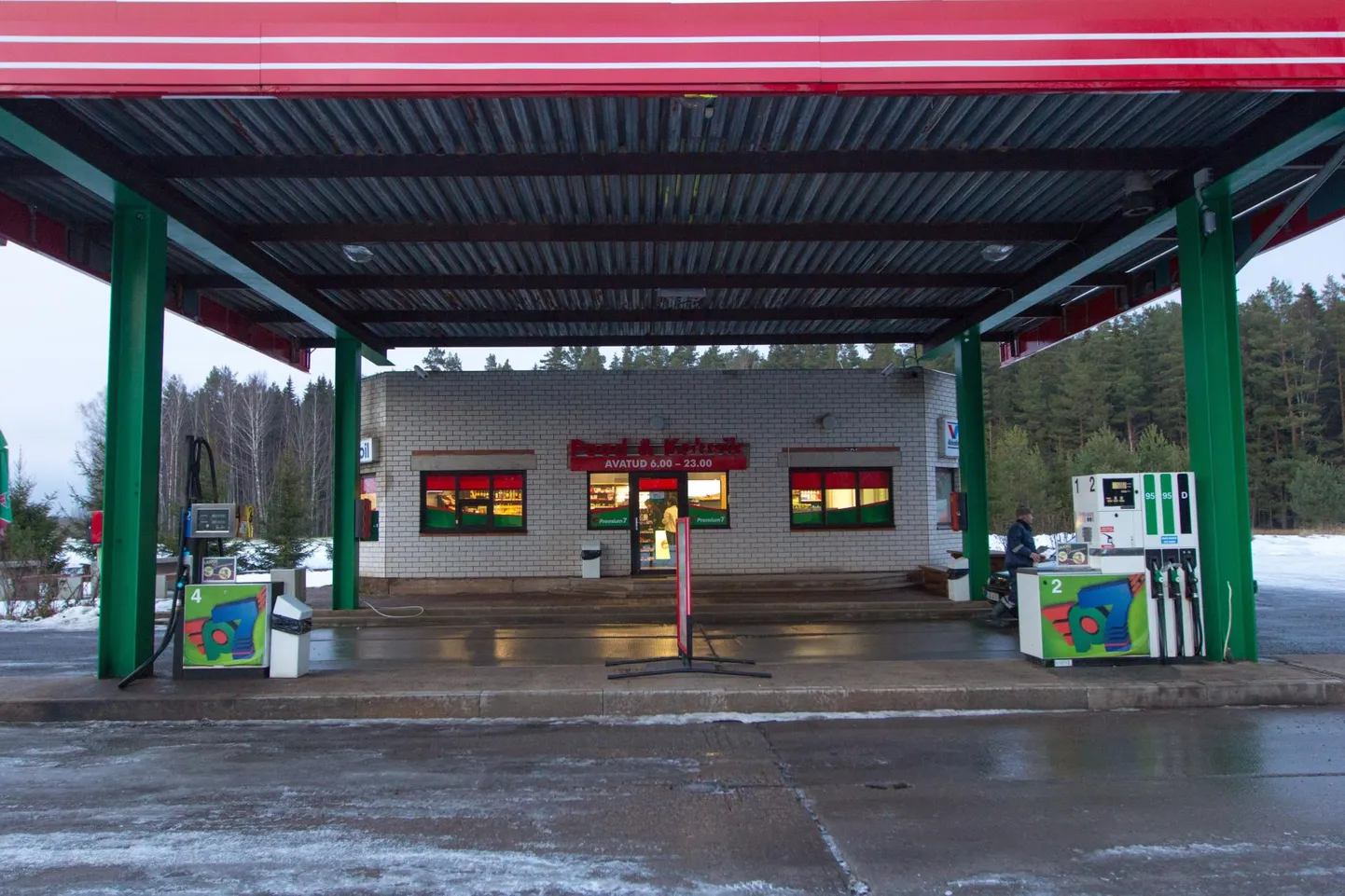 Pikasilla tankla on ainuke tankla Valgamaal, kus on juba olemas võimalus elektrivarustuse kadumisel jätkata tööd generaatori toel.