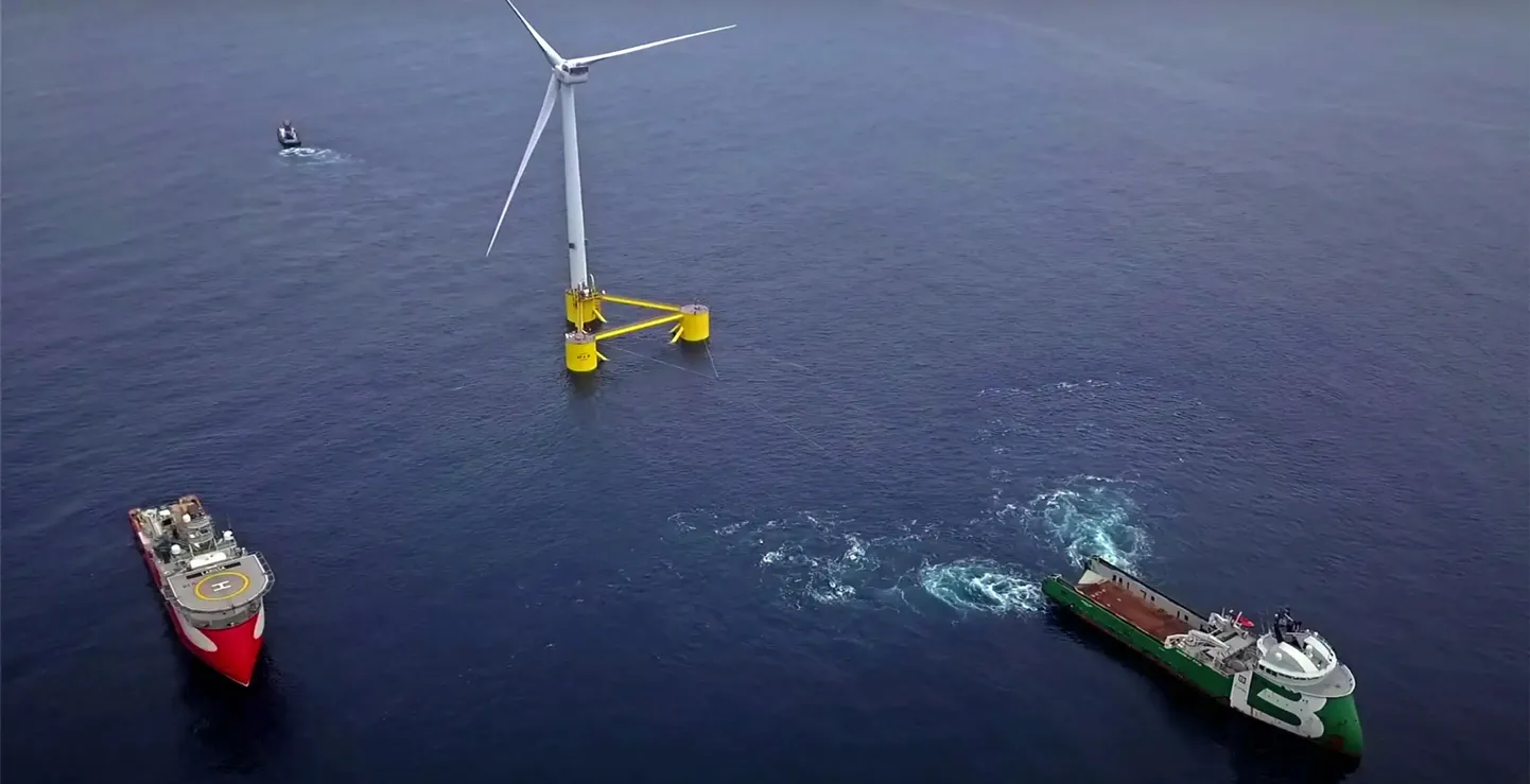Üks kolmest Windfloat Atlantic avamere ujuvplatvormist