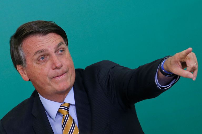 Brasiilia president Jair Bolsonaro 17. novembril 2020 pressikonverentsil žestikuleerimas