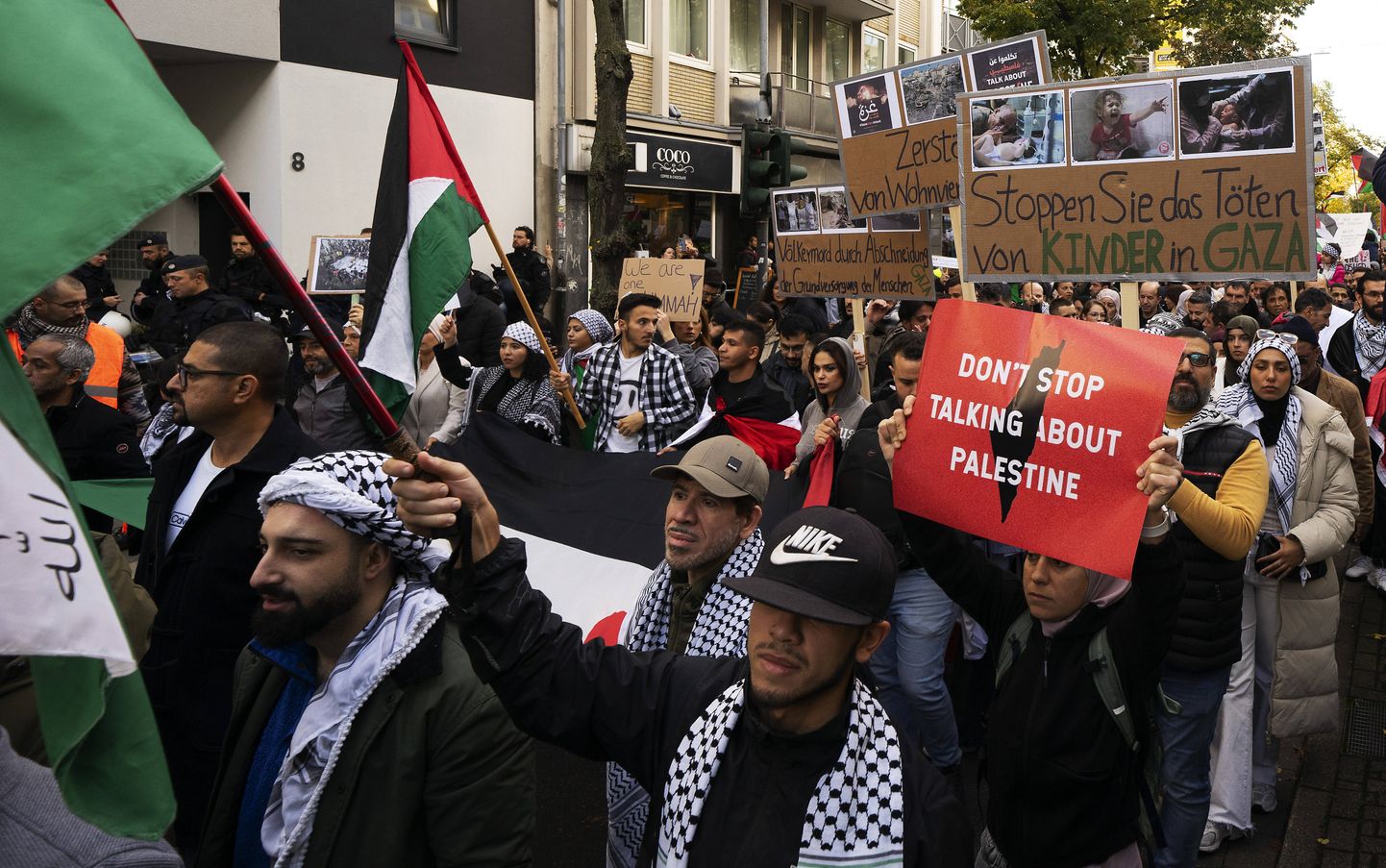 Palestiinat toetav meeleavaldus Düsseldorfis.